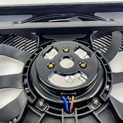 BMW Serie 5 1995-2003 Ventilatori di raffreddamento automatici da 3,0 litri 300W 64546921395 64546921946