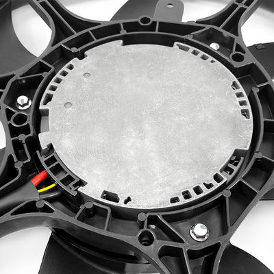 OE 17428509741 Ventilatori di raffreddamento del radiatore automatico con fusibile integrato per F18