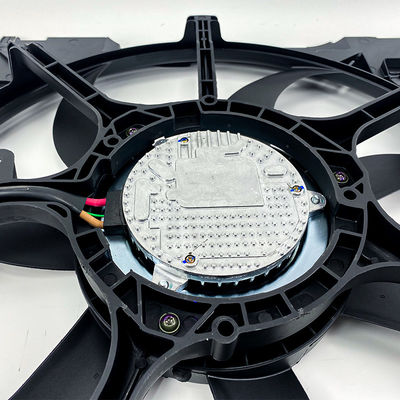 E70 Motore di ventilatore di raffreddamento del radiatore per auto con fusibile integrato per la sicurezza