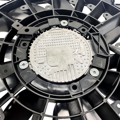 Ventilatore di raffreddamento a radiatore da 600W vanta una maggiore efficienza per i veicoli agricoli